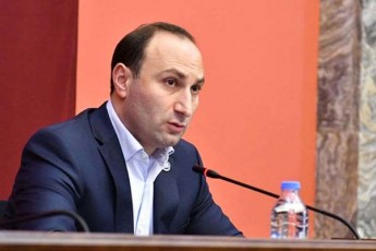 anri-oxanaSvili-prezidentma-Tavisi-qmedebebiT-daadastura-rom-dgas-konstituciaze-maRla-rac-pirdapir-aris-konstituciis-uxeSi-darRveva