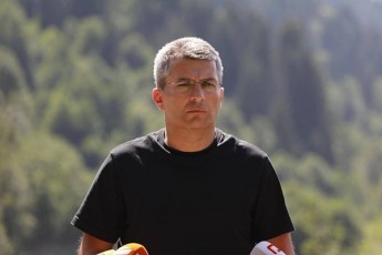 mamuka-mdinaraZe-parlamentis-ukan-aqcia-imarTeba-romlis-mTavari-lozungia-ara-ruseTis-agentebs-aqcias-elene-xoStaria-xelmZRvanelobs