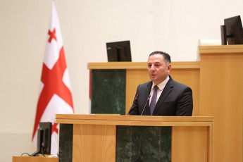 vaxtang-gomelauri-am-konkretul-SemTxvevaSi-rogori-Tanamedrove-vertmfrenic-ar-unda-hyoloda-saxelmwifos-msgavsic-ki-rogorsac-velodebiT-RamiT-frena-am-reliefSi-ar-iqneboda-usafrTxo