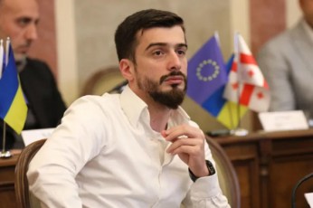 konstantine-zarnaZe-nacmoZraobis-wevri-Cven-gvadanaSaulebs-wamlisa-da-iaraRis-CadebaSi-xalxis-daWerasa-da-wamebaSi-rodesac-sxdomaTa-darbazSi-dResac-uziT-fraqciis-wevri-romelsac-aRiarebuli-aqvs-wamebac-iaraRis-Cadebac