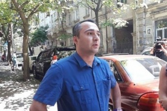 irakli-lataria-eZgveraZeze-miSam-is-Seiwyala-axla-ki-miSas-saficara-Wyipina-midis-yvelaferze-raTa-erTguleba-daumtkicos-belads---egaa-da-eg-sxva-danarCeni-lirikaa