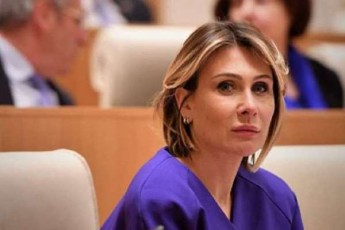 nino-wilosani-premieris-gaeroSi-gamosvla-da-gancxadebebi-iyo-sakuTari-qveynis-siamayiT-da-siyvaruliT-motivirebuli