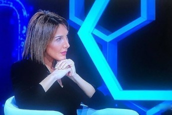 giorgi-qadagiZe-iyo-zurab-adeiSvilis-xelis-biWi-nacmoZraobis-politikuri-zonderi-romelic-kanonis-uxeSi-darRveviT-kancelariaSi-ibarebda-sajaro-samsaxurebis-TanamSromlebs-da-daSinebis-gziT-aiZulebda-ar-SeerTebodnen-qarTul-ocnebas