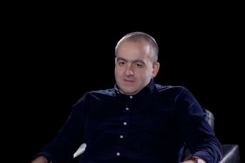 giorgi-gamsaxurdia-radikalur-opoziciaze-politikur-cxovrebaSi-maTi-darCenis-erTaderTi-saSualeba-aris-swored-am-gziT-sxvla---saxelmwifo-gadatrialeba-areuloba