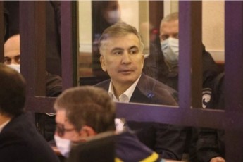 mixeil-saakaSvili-arCevnebamde-uari-unda-vTqvaT-iluziaze-rom-axalgazrdoba-morig-jerze-gamova-da-opoziciac-am-axal-talRas-moajdeba-me-ukve-aq-var-da-vapireb-CaverTo-masiurad-axali-xalxis-moyvanaSi