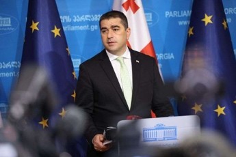 Salva-papuaSvili-prezidentis-impiCmentis-procesi-erT-rames-aCvenebs---rodesac-saubaria-elituri-enjeo-unda-iyos-CarTuli-ama-Tu-im-procesSi-vxedavT-isini-ara-Tu-Tvals-xuWaven-konstituciaze-pirdapir-tyuils-eubnebian-sazogadoebas