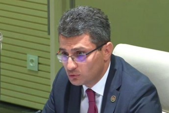 mamuka-mdinaraZe-Tu-salome-zurabiSvili-xels-Seuwyobs-rom-policielis-cocxlad-dawvis-mcdeloba-SeiZleba-darCes-dausjeli-es-niSnavs-rom-isini-yvelani-erTad-moqmedeben-am-narativis-gasatareblad