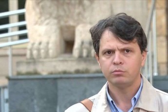 susSi-mimdinare-gamoZiebis-farglebSi-kanvas---saqarTvelos-direqtori-giorgi-melaZe-ikiTxeba