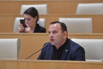 paata-manjgalaZe-umravlesobas-SeSac-akrZaleT-konservis-qilac-SiaT-adamianebs---xolme-aqciaze