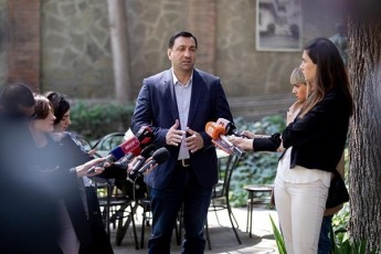 isini-opoziciaSi-asruleben-troas-cxenis-rols-mudmivad-cdiloben-disonansi-Seitanon-opoziciur-gadawyvetilebebSi---levan-beJaSvili-gaxarias-gunds-pasuxobs