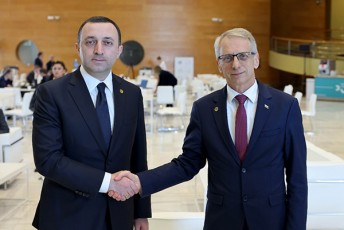 saqarTvelos-premier-ministri-irakli-RaribaSvili-bulgareTis-respublikis-premier-ministrs-nikolai-denkovis-Sexvda