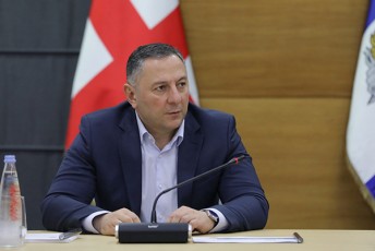 vaxtang-gomelaurma-struqturuli-danayofebis-xelmZRvanel-pirebTan-TaTbiri-gamarTa