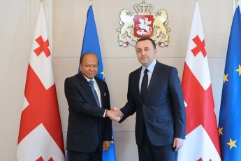 premier-ministri-korporacia-indoramas-damfuZnebelsa-da-Tavmjdomares---Sri-prakaS-lohias-Sexvda