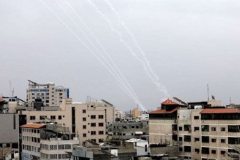 CNN-is-informaciiT-hamasma-israelis-mimarTulebiT-100-ze-meti-raketa-gauSva-arian-daSavebulebi
