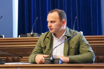 paata-manjgalaZe-polarizebuli-garemoa-radgan-is-moskovSi-midis-da-me-briuselSi-minda---polarizebuli-var-aba-sad-davemgzavro-airzenaTi-gavfrinde-moskovSi---ar-mivyvebi