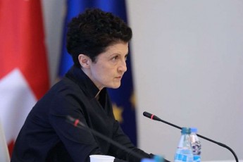 Tea-wulukiani-bazelSi-firosmanis-gamofenis-gaxsnaze-ise-rom-es-ar-iyo-gaTvaliswinebuli-qalbatoni-prezidenti-gamogvecxada-aseTi-ram-protokoluri-gadasaxedidan-minimum-uxerxulia