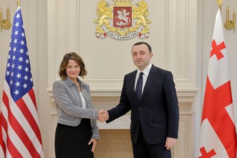 premier-ministri-irakli-RaribaSvili-amerikis-SeerTebuli-Statebis-axlad-daniSnul-elCs--robin-danigans-Sexvda