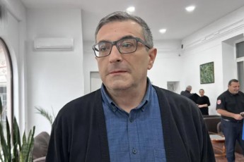 giorgi-kverenCxilaZe-gavlenis-qveS-arasdros-vyofilvar-da-arc-axla-vgrZnob-raime-gavlenas---ar-daveTanxme-ZiriTad-daskvnas-sadac-weria-rom-prezidentma-konstitucia-daarRvia
