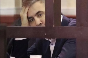 saakaSvili-faSinians-mimarTavs-unda-daiviwyoT-meryeoba-da-waxvideT-va-bankze