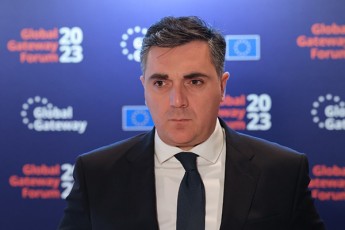 ilia-darCiaSvili-premierma-detalurad-gaacno-baton-evrokomisars-Cveni-qveynis-mxridan-saqarTvelos-xelisuflebis-mxridan-gadadgmuli-nabijebis-im-sakanonmdeblo-cvlilebebis-Sesaxeb-romlebic-qveyanam-gaswia-bolo-periodis-ganmavlobaSi