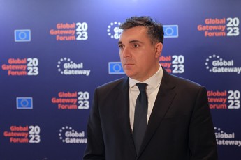 ilia-darCiaSvili-globaluri-karibWis-forumze-premieri-rogorc-erT-erTi-mTavari-momxsenebeli-warmoaCens-saqarTvelos-xedvas-rogor-gvesaxeba-infrastruqturuli-proeqtebis-ganviTareba
