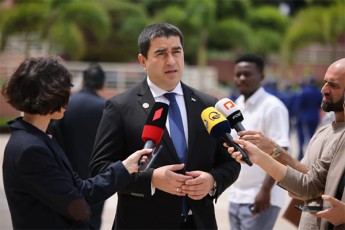 Salva-papuaSvili-nacmoZraobaze-vis-ra-uxerxuloba-unda-Seuqmnas-xalxma-romlis-lideria-ucxo-qveynis-specsamsaxurebis-mier-saqarTveloSi-Semoparebuli-mixeil-saakaSvili