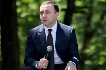 irakli-RaribaSvili-rogorc-Cans-qalbatoni-salome-Zalian-mowyenilia-imitom-rom-mas-umTavrdeba-prezidentobis-vada-da-unda-politikaSi-darCena