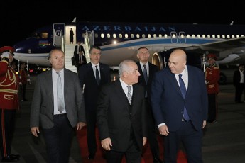Tbilisis-abreSumis-gzis-forumis-farglebSi-saqarTvelos-azerbaijanis-respublikis-premier-ministri-ali-asadovi-ewvia