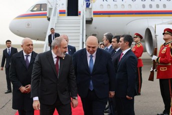Tbilisis-abreSumis-gzis-forumis-farglebSi-saqarTvelos-somxeTis-respublikis-premier-ministri-nikol-faSiniani-ewvia