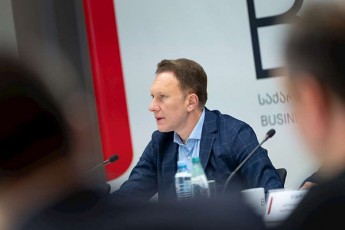 soso-fxakaZe-abreSumis-gzis-forumze-aseTi-tipis-sakomunikacio-platforma-yovelTvis-eqceva-msxvili-saerTaSoriso-sainvesticio-jgufebisa-da-kompaniebis-yuradRebis-centrSi