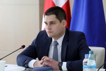 mixeil-dauSvili-vinc-kandidatis-statusis-miRebas-xels-SeuSlis-qarTul-ocnebaze-uaresia---aseT-qmedebas-saxelad-mavnebloba-hqvia-da-aseTi-politikosebis-adgili-politikaSi-ar-unda-iyos