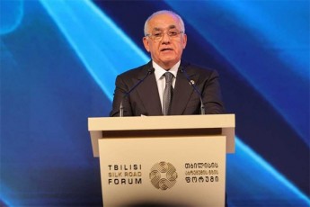 ali-asadovi-koordinirebulad-vatarebT-satransporto-operaciebs-saqarTvelosTan-da-sxva-partniorebTan-Cvens-regionSi-namdvilad-sasixaruloa-imis-danaxva-rom-saqarTvelo-did-saqmes-akeTebs-am-sferoSi