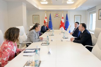 saqarTvelos-premier-ministri-USAID-is-administratoris-moadgiles-evropisa-da-evraziis-qveynebis-dargSi---erin-makkis-Sexvda