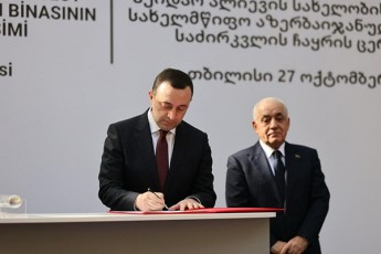 irakli-RaribaSvili-azerbaijanis-Teatrs-aqvs-didi-istoria-Cvens-qveyanaSi-da-yvelas-gvixaria-rom-Teatris-axal-Tanamedrove-mSeneblobas-Caeyreba-safuZveli