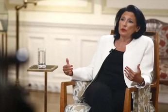 salome-zurabiSvili-CBS-is-kiTxvas-aris-Tu-ara-dainteresebuli-premier-ministri-evrokavSirSi-gawevrianebiT---es-is-kiTxvaa-romelsac-mTeli-mosaxleoba-svams-marTla-unda-Tu-mxolod-sityvierad-gamoxatavs-mxardaWeras