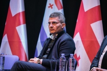 mamuka-mdinaraZe-opoziciaze-maT-bodiSis-moxda-da-Rirseuli-saubari-ar-SeuZliaT-ar-SeuZliaT-ganasxvaon-ra-aris-Seuracxyofa-da-ra---ara