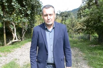 gia-cecxlaZe-gaxarias-partias-tovebs-mTavarma-TaRliTma-da-moRalatem-giorgi-gaxariam-araerT-adamians-aubnia-Tavgza-drom-da-faqtebma-ki-aCvena-rom-Cveulebrivi-moRalate-da-matyuaraa