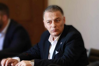 zaal-miqelaZe-imedia-prezident-zurabiSvils-saakaSvilis-Sewyalebaze-ar-waucdeba-xeli-im-molodiniT-rom-amis-gamo-kandidatis-statusis-moniWebas-mas-miaweren