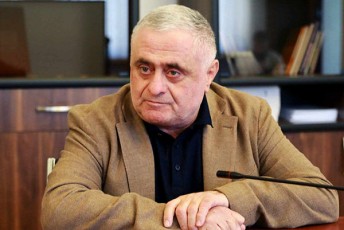 viqtor-jafariZe-opozicia-romelic-sabotaJs-eweoda-statusis-winaaRmdeg-axla-cdilobs-ise-warmoaCinos-TiTqos-es-statusi-maT-ekuTvniT