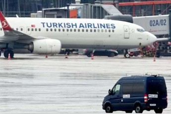kaci-romelic-hamburgis-aeroportis-asafren-bilikze-avtomobiliT-SeiWra-policias-Cabarda