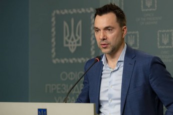 aleqsei-arestoviCi---azerbaijanis-prezidentma-gaakeTa-is-riTic-istoriaSi-mxolod-ramdenime-eri-Tu-daitrabaxebs