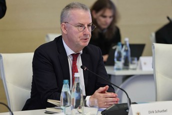 evrokavSiris-specialuri-warmomadgeneli-aRmosavleT-partniorobis-sakiTxebSi-premier-ministrTan-Sexvedrisas-evrokavSiri-saqarTvelos-gverdiT-dgas-da-eWvic-ar-gvepareba-rom-qveyana-samomavlod-evrokavSiris-wevri-gaxdeba