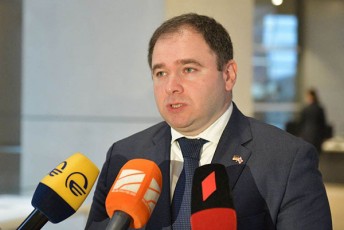 nikoloz-samxaraZe-prezidenti-Tu-parizSi-mTavrobis-Tanxmobis-gareSe-midis-es-konstituciis-darRvevis-recidivia-rac-ar-mgonia-mis-politikur-saqmianobas-waadges