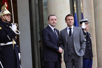 premier-ministri-irakli-RaribaSvili-safrangeTis-prezident-emanuel-makrons-Sexvda