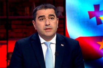 Salva-papuaSvili-minda-mivuloco-levan-doTiaSvilis-ojaxs-dRes-vimyofebodi-kirbalSi-viyavi-misuli-mis-ojaxSi-vnaxe-rogor-elodnen-isini-mis-dabrunebas