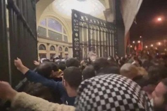 barselonaSi-palestinelTa-mxardamWerma-demonstrantebma-rkinigzis-sadguris-teritoriaze-SeWra-scades