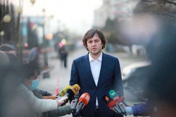 irakli-kobaxiZe-Zalian-did-imedebs-amyarebdnen-opoziciis-warmomadgenlebi-am-wlis-noember-dekemberze-Tumca-am-gegmebs-civi-wyali-gadaesxa-rodesac-evrokomisiam-dadebiTi-rekomendacia-gasca