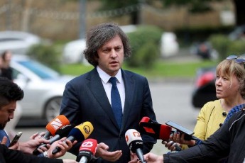 irakli-kobaxiZe-rodesac-erT-TveSi-velodebiT-evropuli-sabWos-gadawyvetilebas-da-am-dros-xazaraZe-iTxovs-qarTveli-politikosebis-dasanqcirebas-es-niSnavs-imas-rom-isini-ver-eguebian-Cveni-qveynis-mier-kandidatis-statusis-miRebas