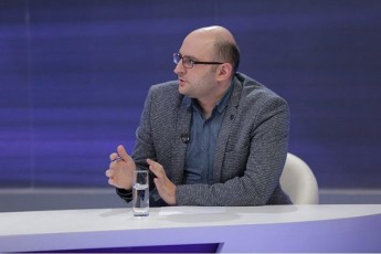 rezi-qoiava-aSS-sa-da-CineTs-aqvT-garkveuli-gamowvevebi-isini-dainteresebuli-ar-arian-erTmaneTTan-pirdapiri-generaluri-dapirispirebiT
