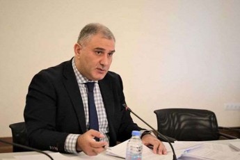 mixeil-sarjvelaZe-nacmoZraobis-manifestSi-siaxle-SemoTavazebuli-ar-aris---saakaSvili-kvlav-centrad-rCeba-marTlsawinaaRmdegoa-ucxo-qveynis-moqalaqis-qarTul-politikaSi-monawileoba